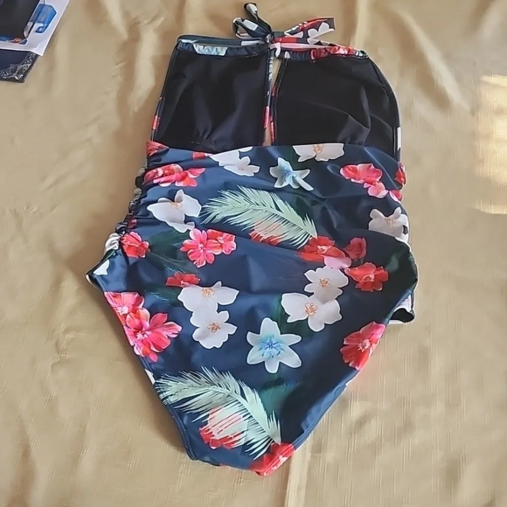 Women's Floral swim‎ suit - Picture 6 of 9